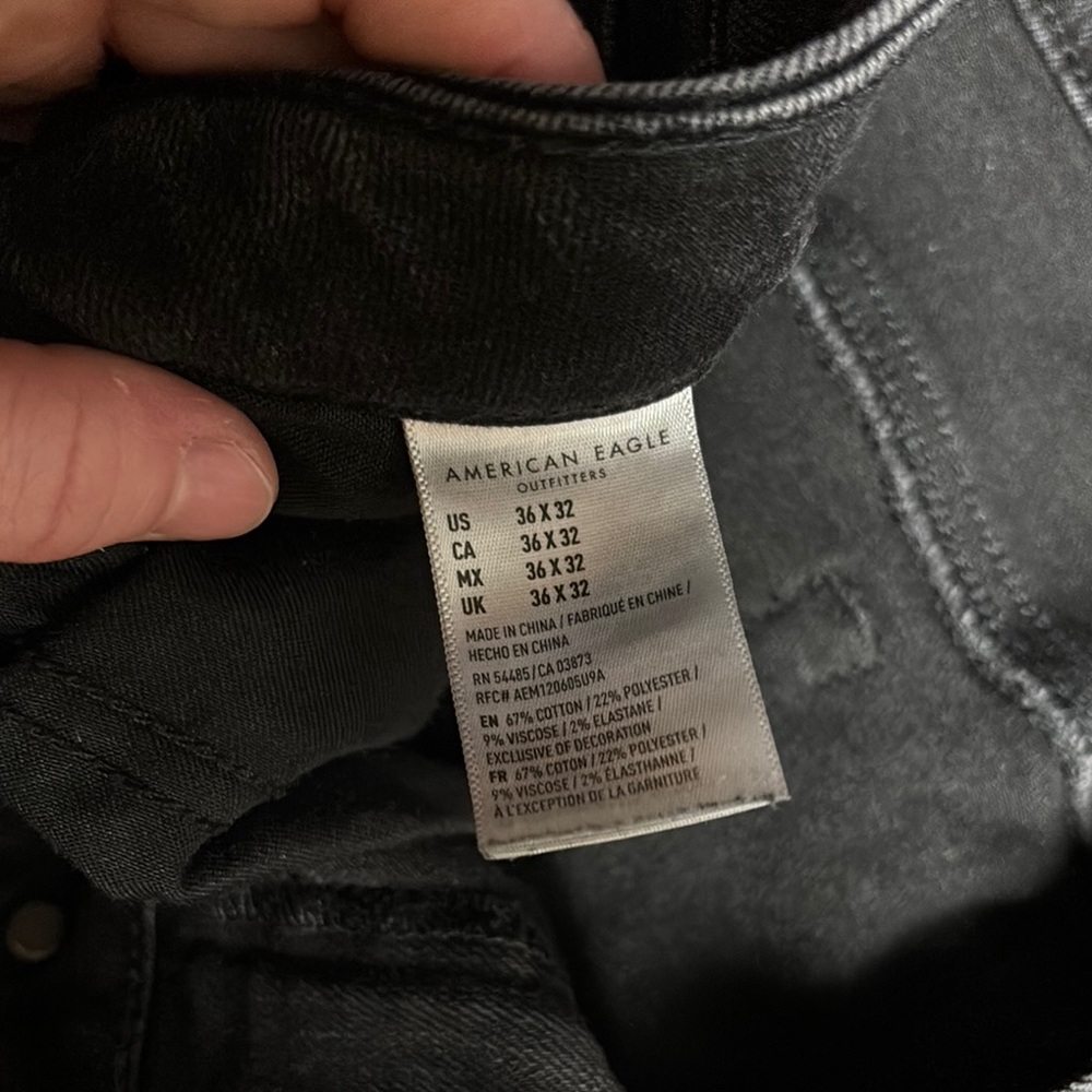 American Eagle Outfitters Black Jeans Sleek Modern Design